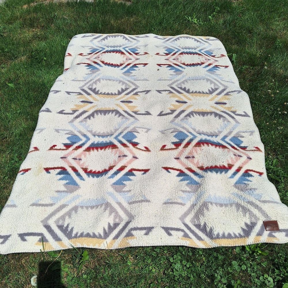 Pendleton White Sands Sherpa Fleece Throw Blanket Aztec Western 68"x50" Creme